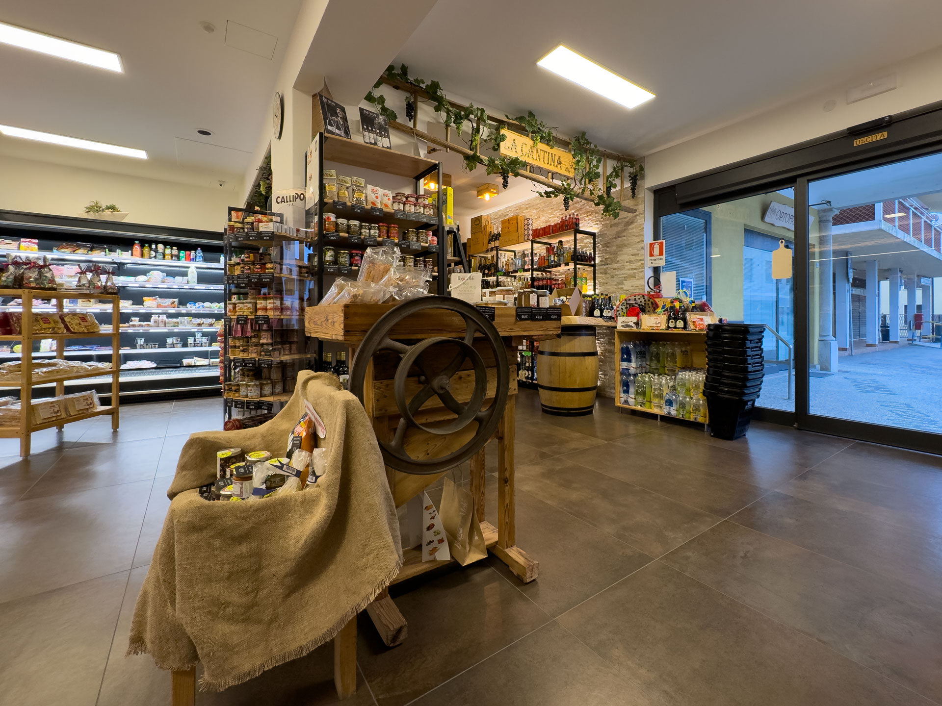 puntovendita-salumeria-da-albano6